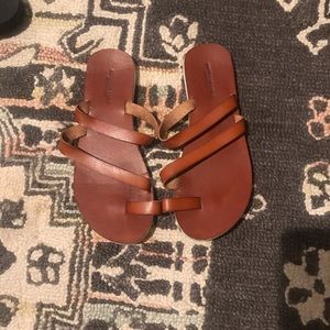 American Eagle flip flops